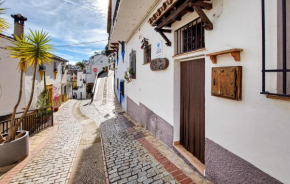 Cozy Home In Benalaureia With Kitchen, Benalauría